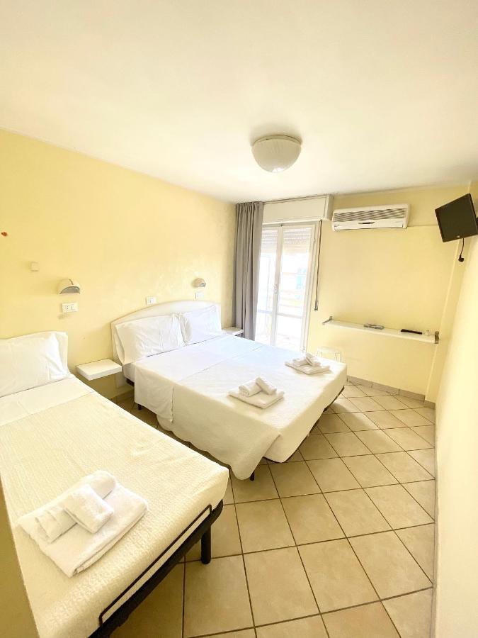 Hotel Morri'S Римини Экстерьер фото