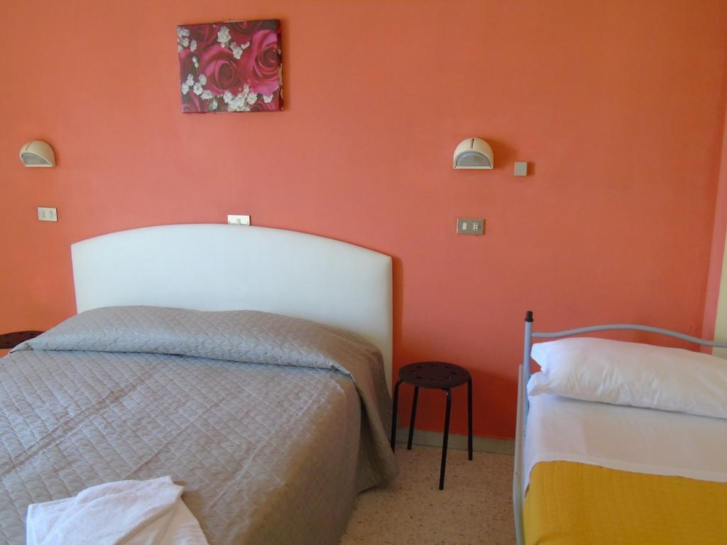 Hotel Morri'S Римини Номер фото
