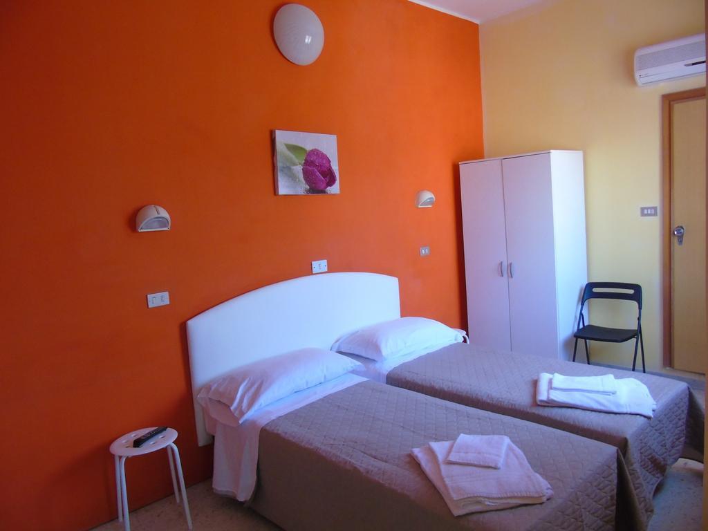 Hotel Morri'S Римини Номер фото