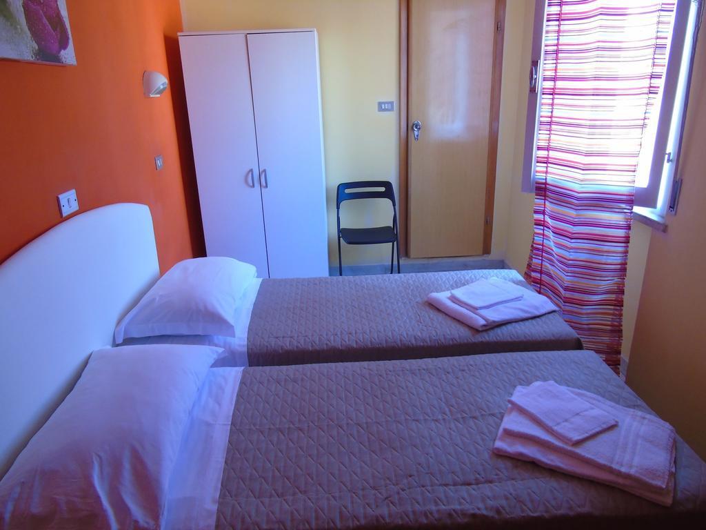 Hotel Morri'S Римини Номер фото