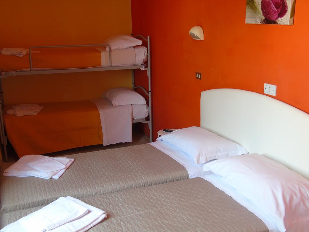 Hotel Morri'S Римини Номер фото